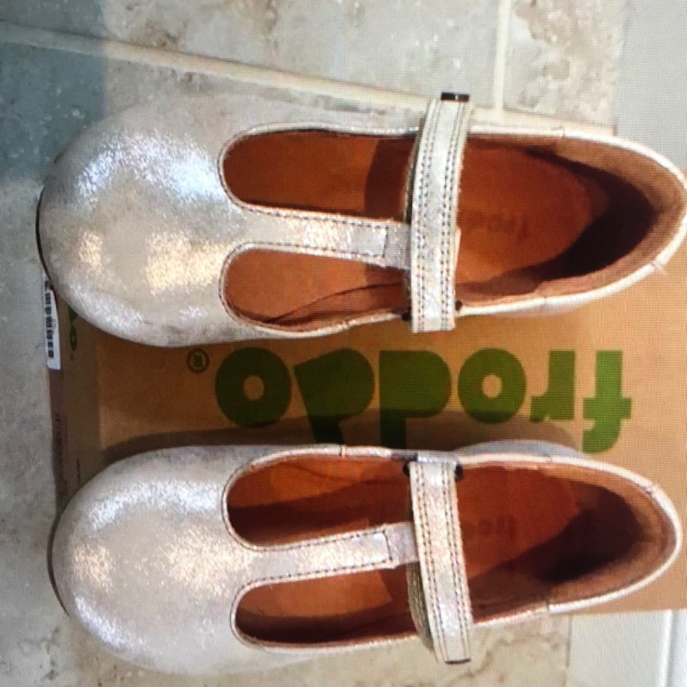 Frodo Light Gold T-Strap shoe Toddler Girls size 28